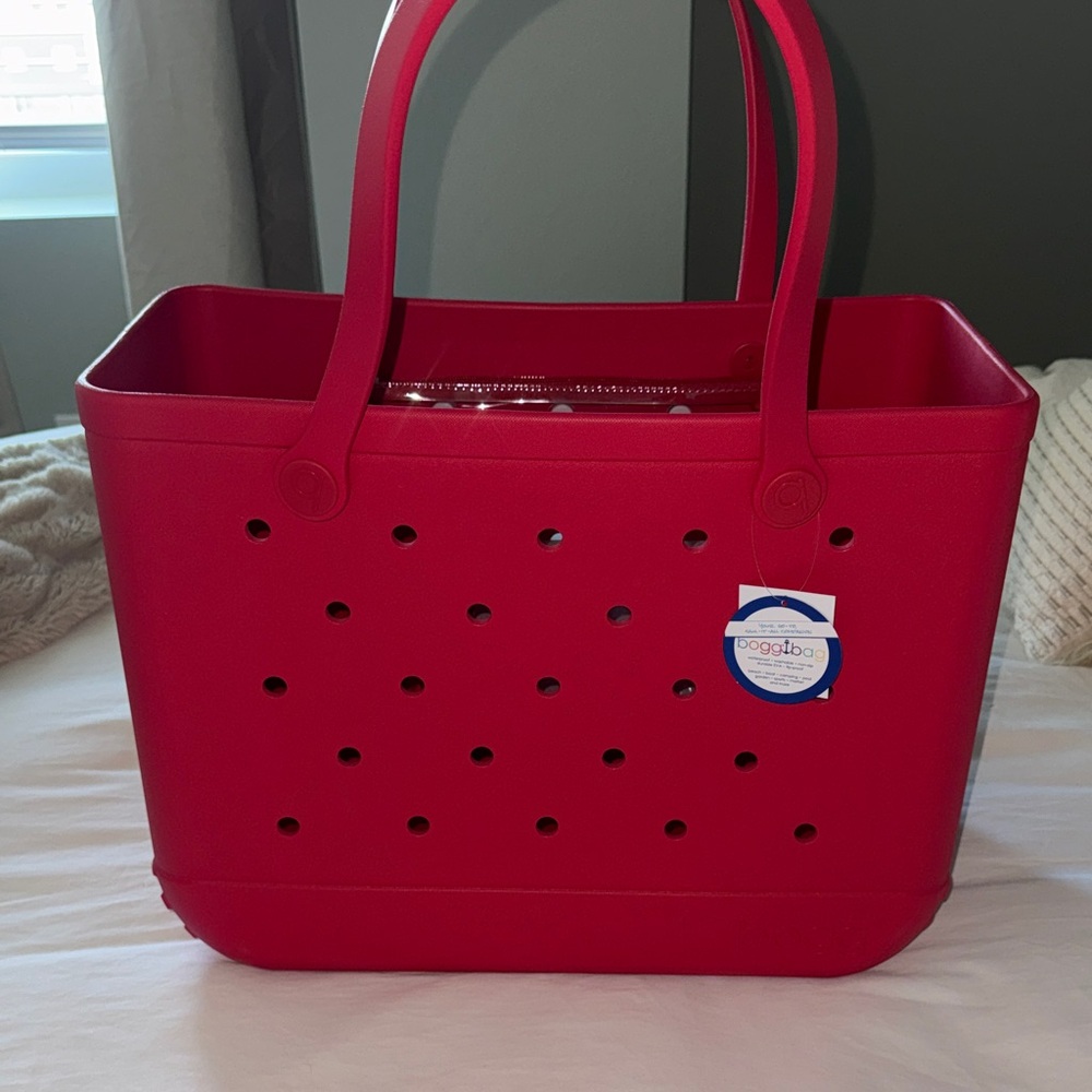 Bogg Bag Original (red) “off to the races”